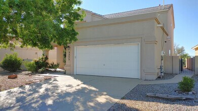 Building Photo - Magnificent 4 Bedroom, 2.5 Bath in Rio Rancho!