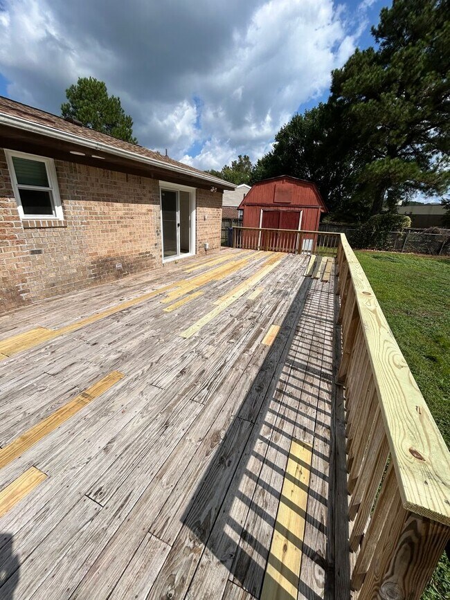 Building Photo - 3725 Boyette Ct E