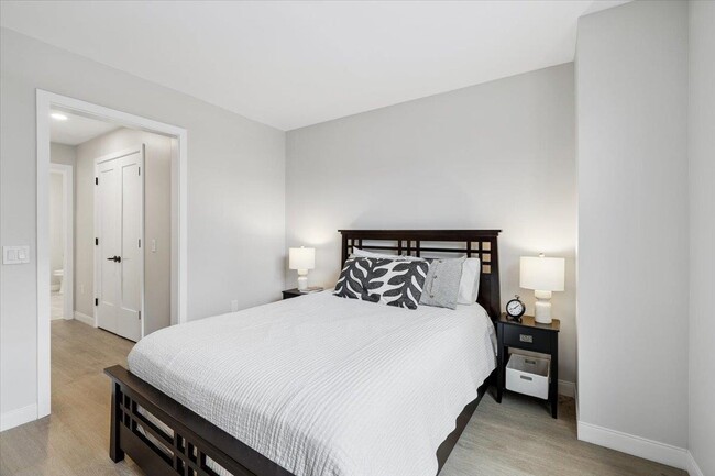 Building Photo - 18 Artisan Dr