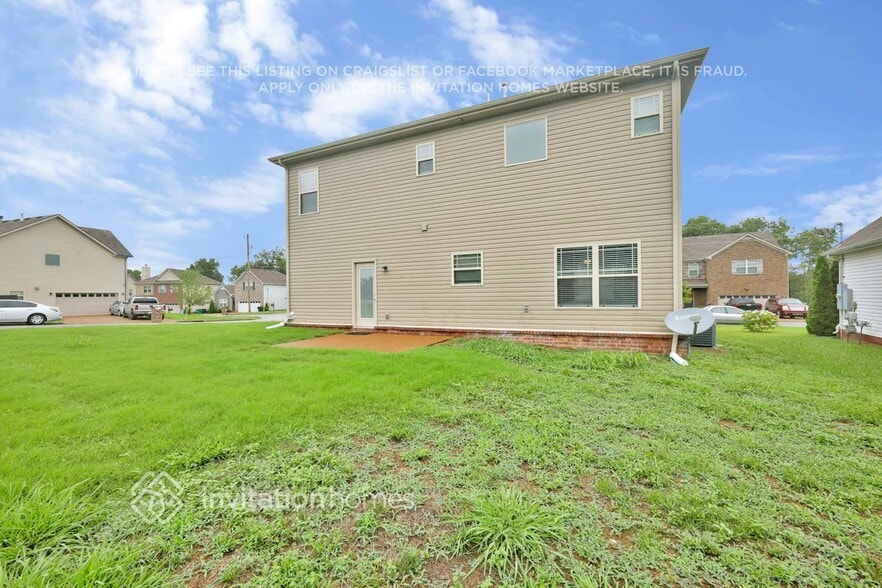 Building Photo - 6476 Paddington Way