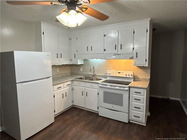 Building Photo - 107 Mars Dr