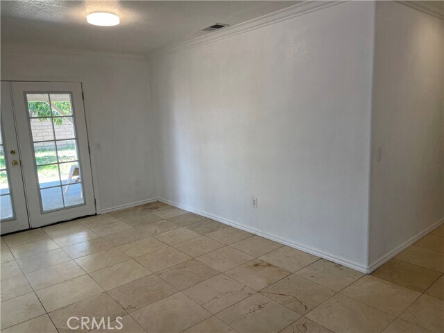 Building Photo - 1049 S Alice Ave
