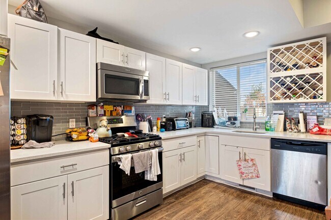 Building Photo - 43-45-45 S 13th St