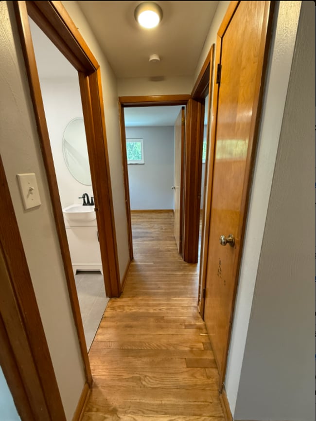 Building Photo - Adorable 3 Bedroom, 2 Bathroom Home with Garage & Off-Street Parking