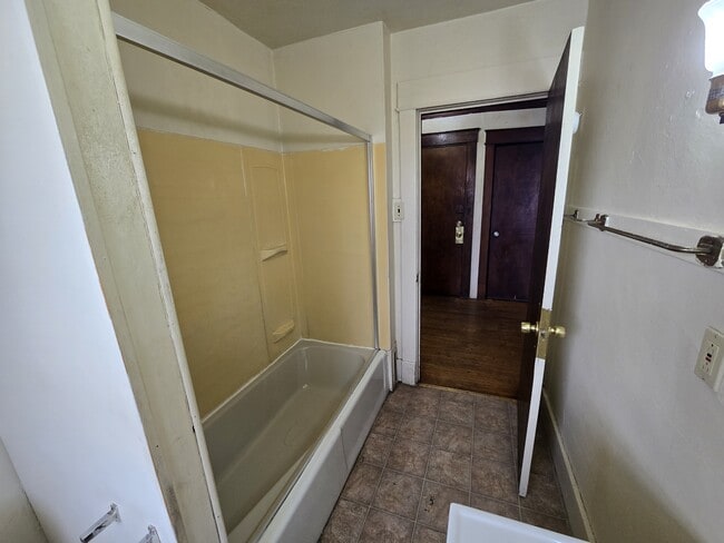 Building Photo - 118 Harrison St