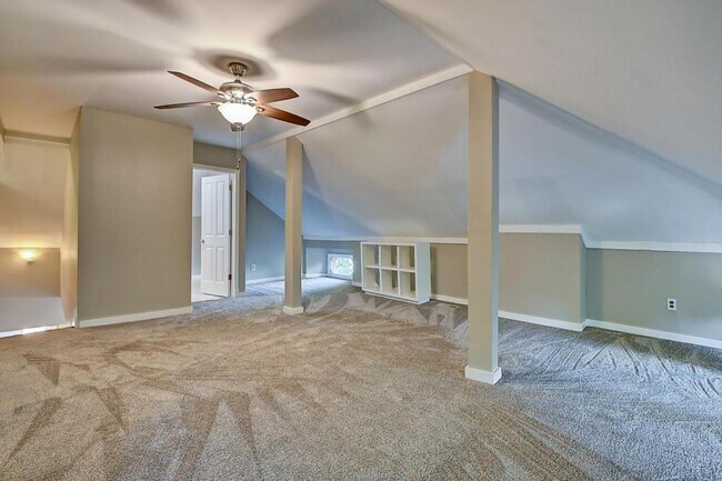 Building Photo - 943 N Park Ave