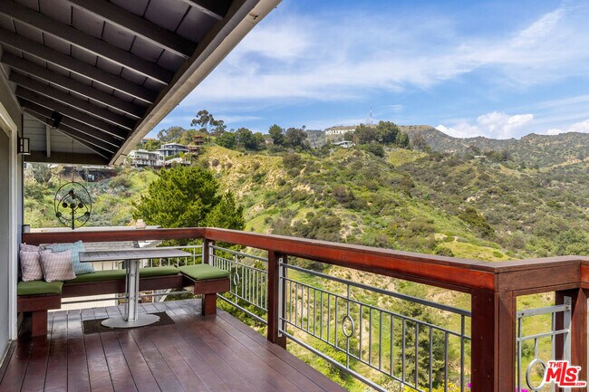 Primary Photo - 2843 Lambert Dr