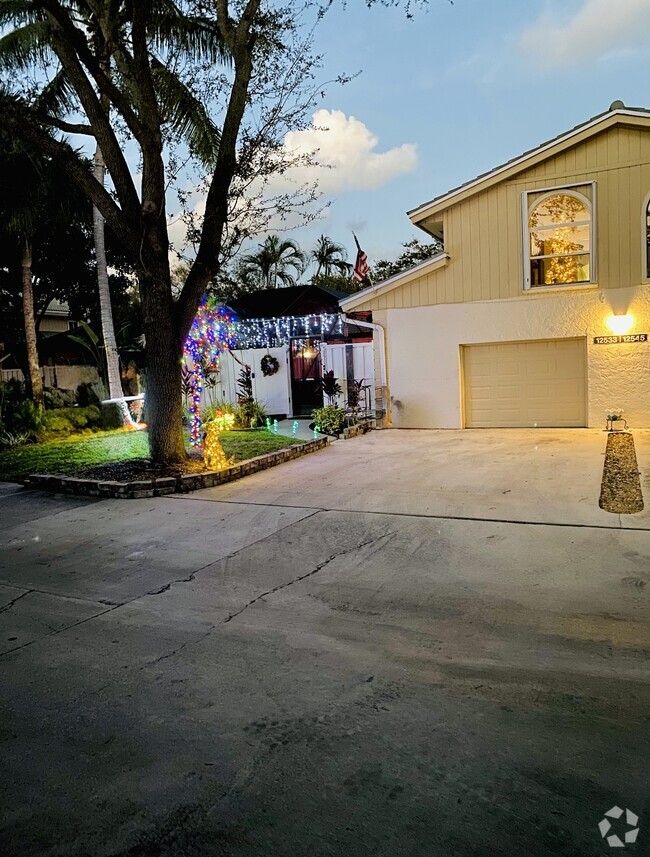 Building Photo - 12533 Woodmill Dr