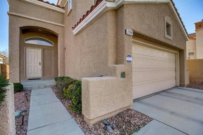 Building Photo - Beautiful 3 Bedroom, 2 Story Home in the Heart of Summerlin!
