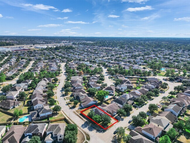 Building Photo - 29650 Legends Green Dr