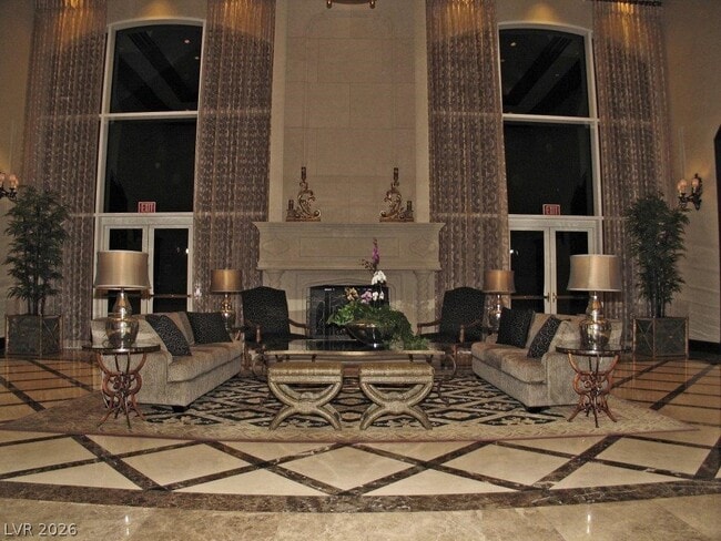 Building Photo - 2747 Paradise Rd