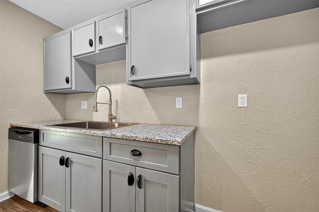 Building Photo - 17518 Autumn Hills Dr