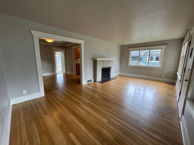 Building Photo - 6247 31st Ave NE