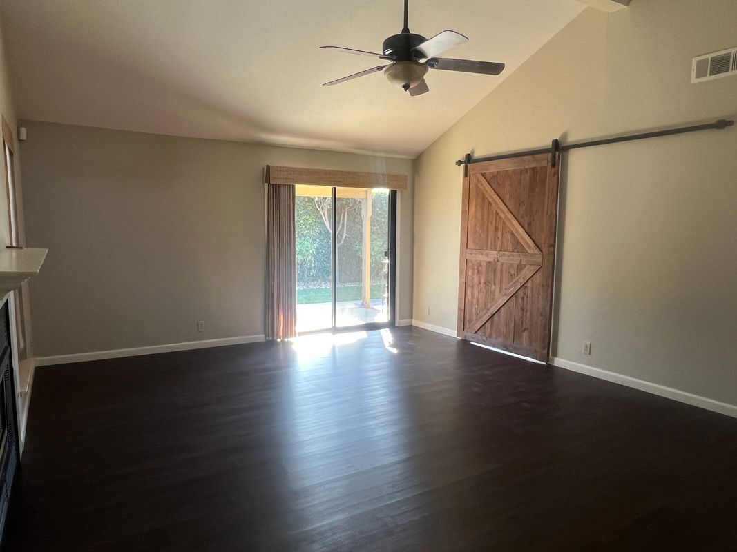 Building Photo - 2520 Beatrice Ln