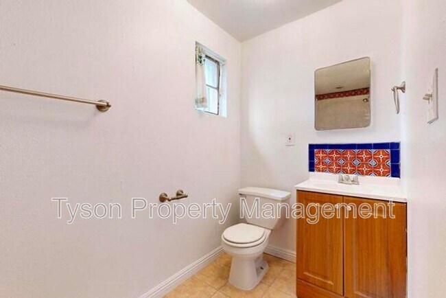 Building Photo - 1630 Griegos Rd NW