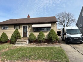 Building Photo - 6461 Almont Dr