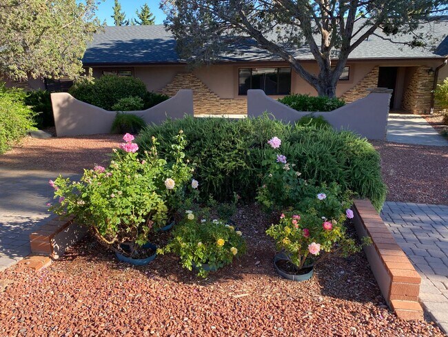 Building Photo - 2285 Sanborn Dr