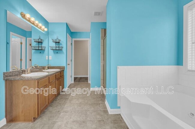 Building Photo - 816 Kaitlyn Dr