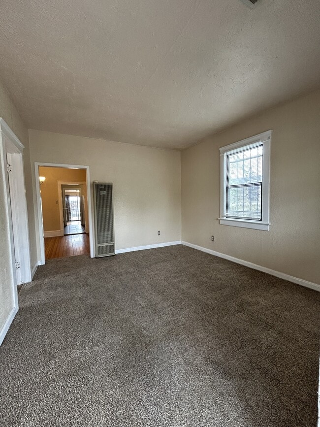 Building Photo - 1311 Edith Blvd SE