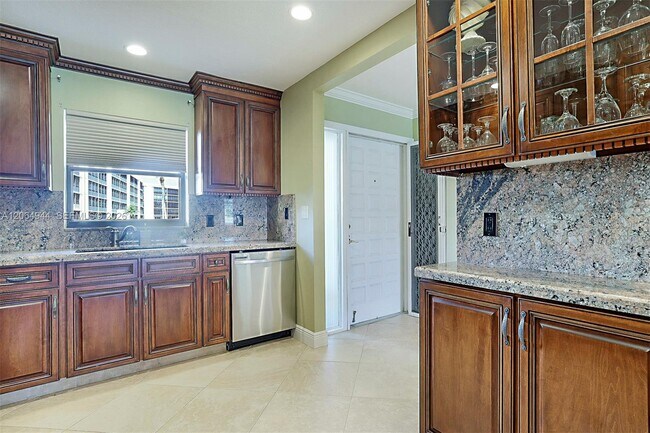 Building Photo - 100 Intracoastal Pl