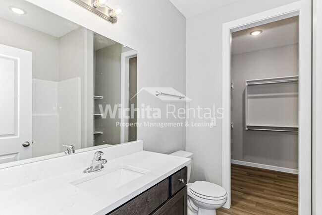Building Photo - 622 Briarbrook
