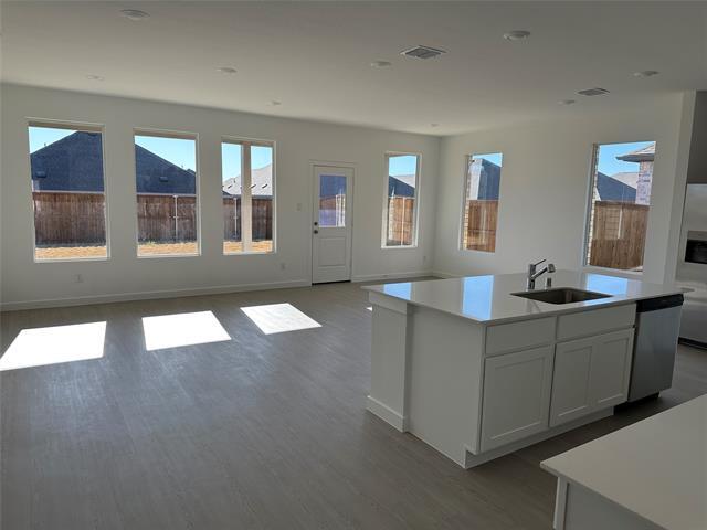 Building Photo - 620 Mare Dr