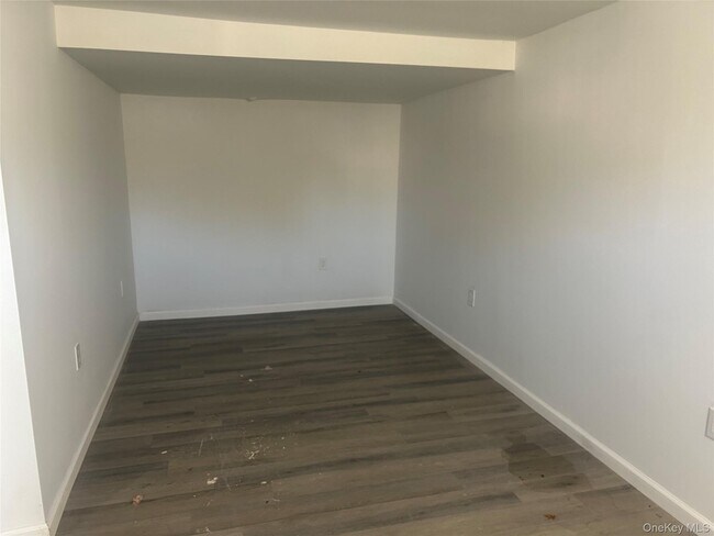 Building Photo - 15 Waldron Ave