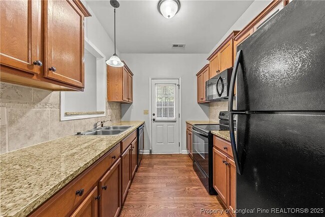 Building Photo - 125 Burgess Ln