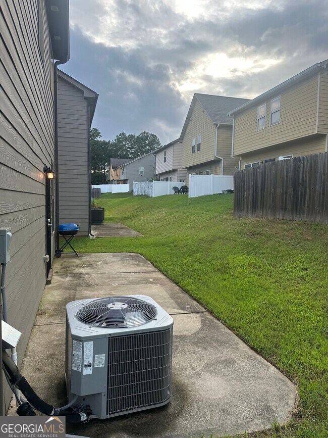 Building Photo - 1565 Potomac Ct