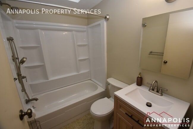 Building Photo - 821 Macsherry Dr