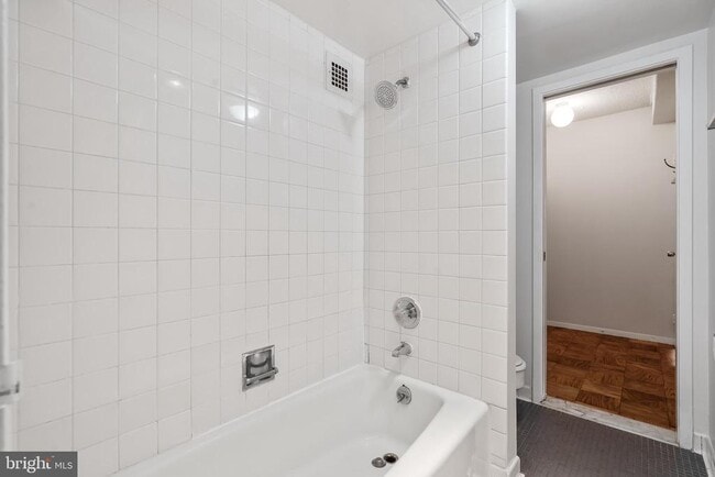 Building Photo - 4515 Willard Ave