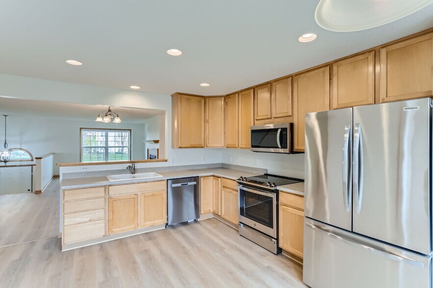 Building Photo - 15150 Fanning Dr N
