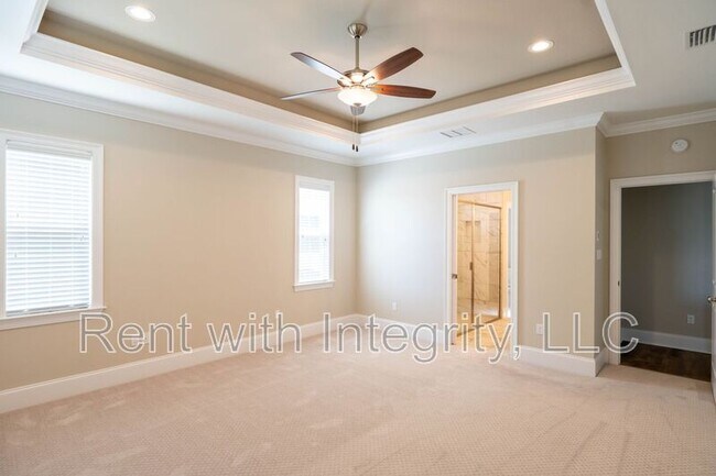 Building Photo - 165 Benoit Cir