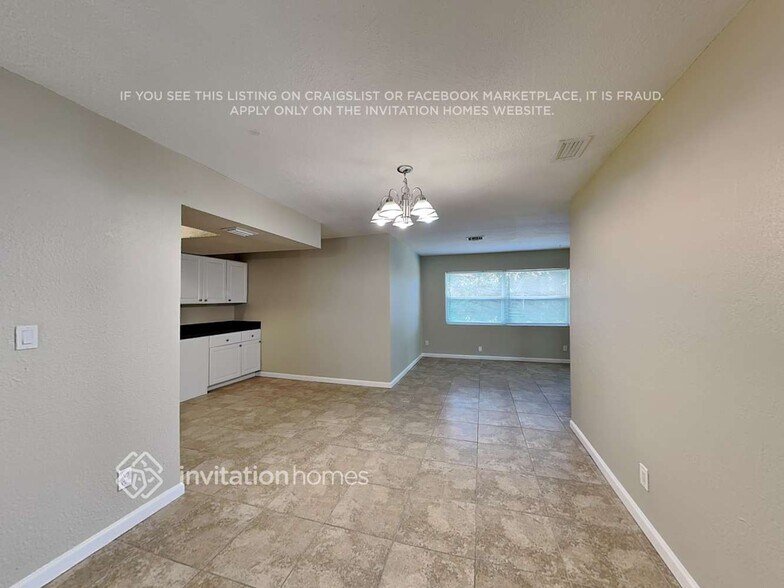 Building Photo - 122 Van Dyck Dr