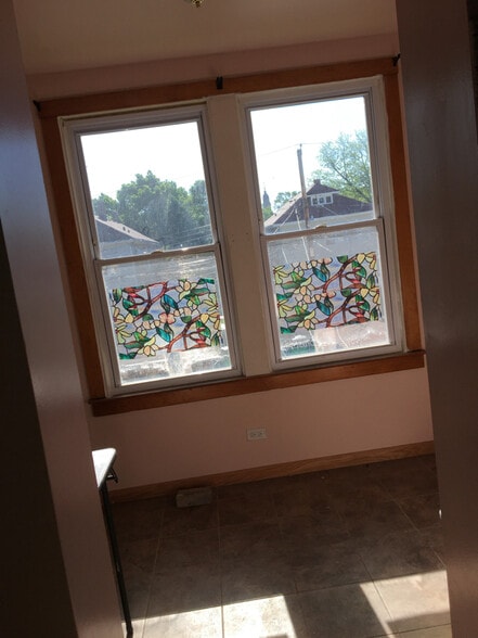 Building Photo - 8735 S Manistee Ave