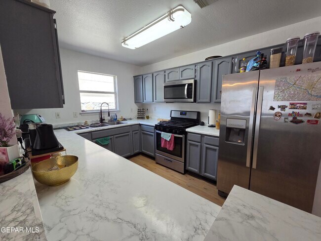 Building Photo - 677 Linda Johnson Ave