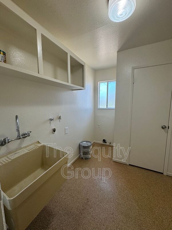 Building Photo - 5316 Avenue 280