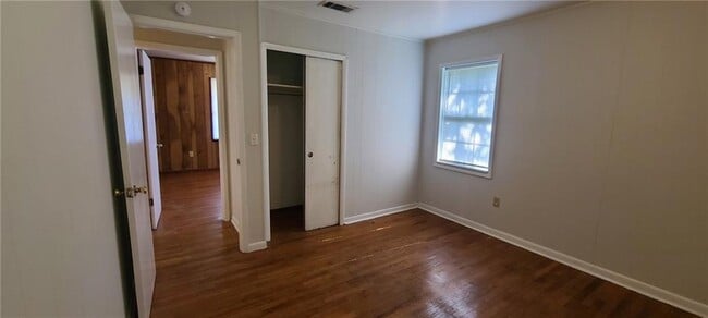 Building Photo - 415 E Banyan St