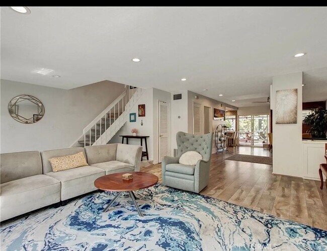 Building Photo - Anaheim Hills Beauty!