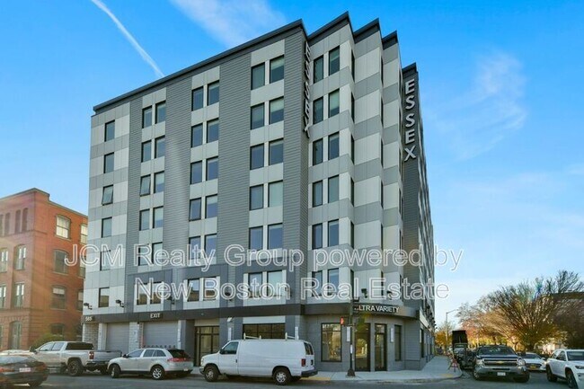 Building Photo - 585 Essex St