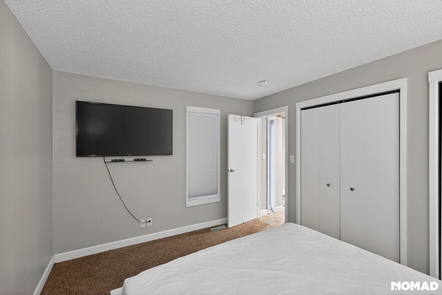 Building Photo - 18101 Stoneridge St