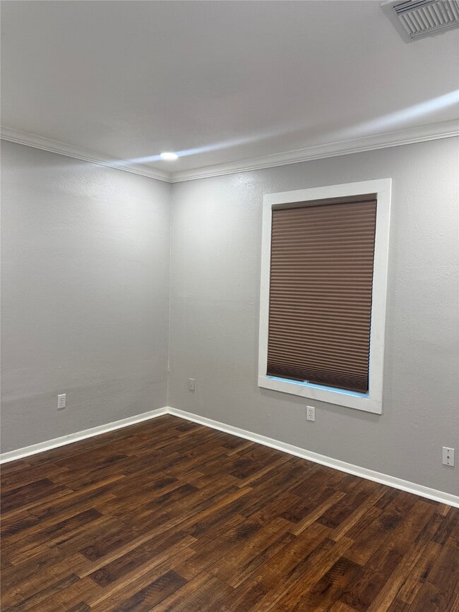 Building Photo - 603 Springwood Dr