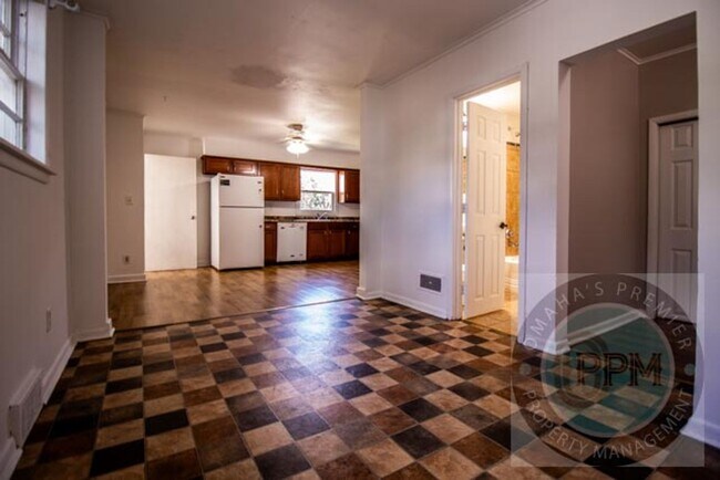 Building Photo - $445.00 off Deposit!!!  Charming 3+ Bedroo...