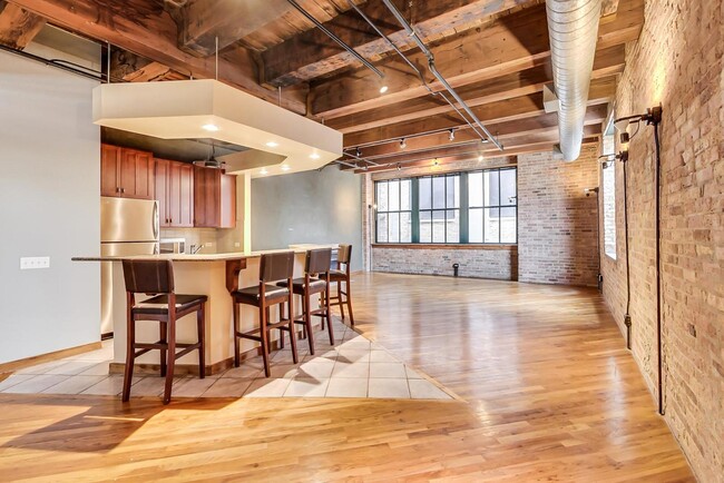Building Photo - 732 S Financial Pl
