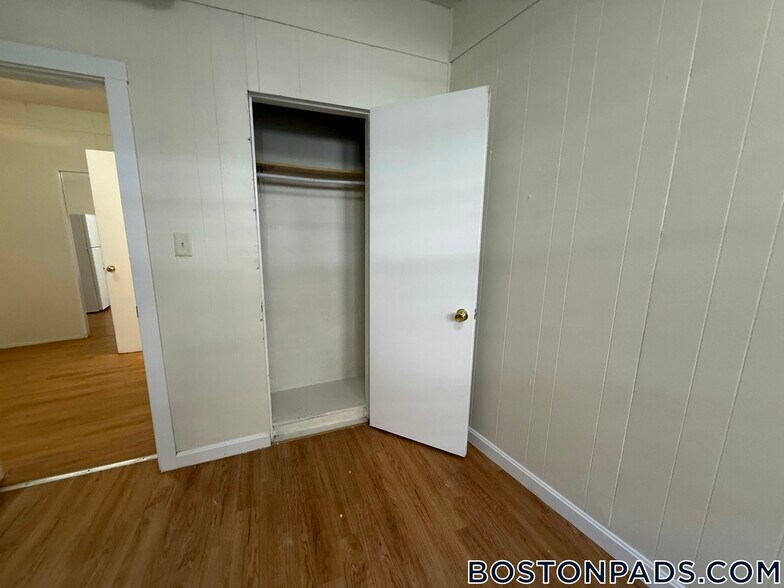 Building Photo - 119 Sutherland Rd