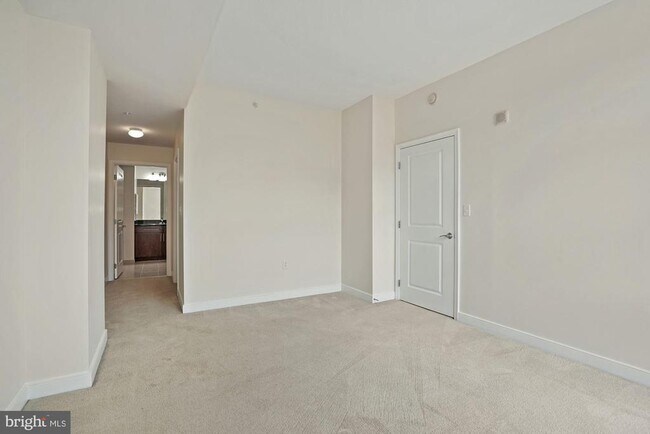 Building Photo - 157 Fleet St