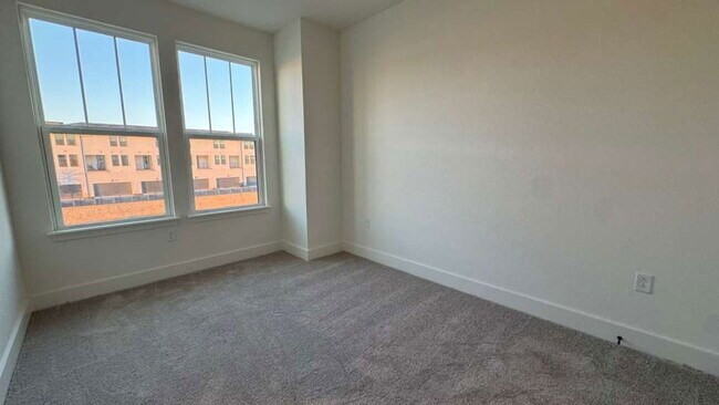 Building Photo - 15244 Groveside