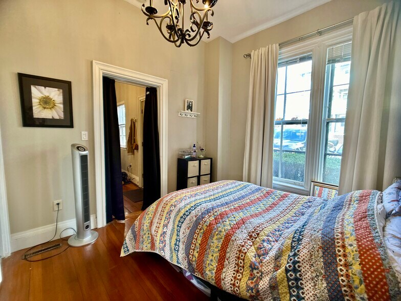 Building Photo - 271 Chestnut Ave