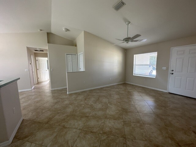 Building Photo - Spacious 2-Bed, 2-Bath Home in Venice with...