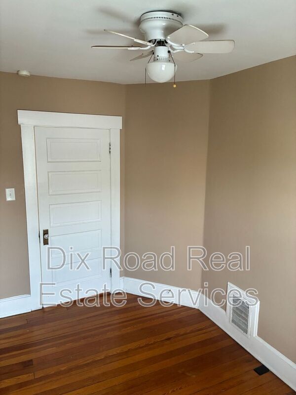 Building Photo - 504 Highland St